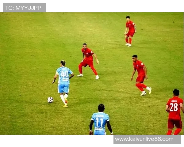 郭全博神勇表现连扑两球令对手外援无奈抱头痛惜展现门将绝技 郭全博神勇表现连扑两球令对手外援无奈抱头痛惜展现门将绝技